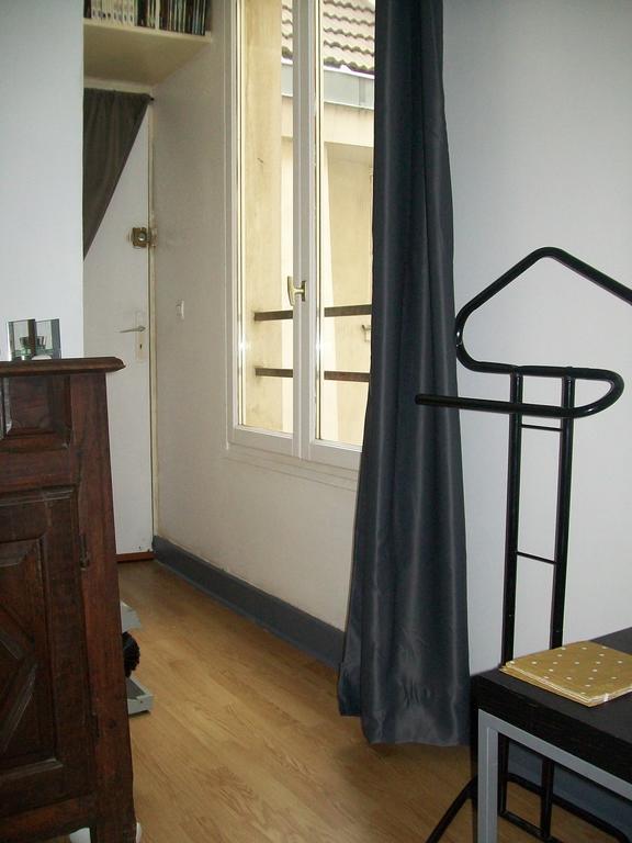 Chambre D'Hote Des Artistes Париж Стая снимка