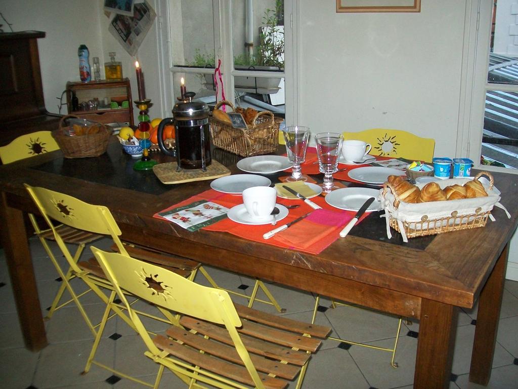 Chambre D'Hote Des Artistes Париж Екстериор снимка